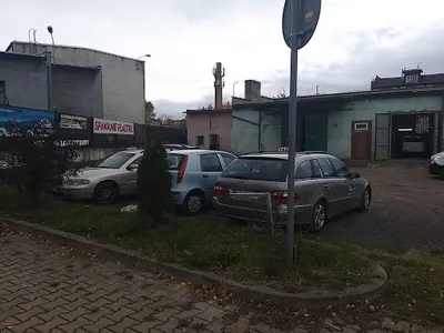 MECHANIK, NAPRAWA SKRZYNI BIEGÓW MANUALNYCH, NAPRAWA SILNIKA, ZAWIESZENIE. RENOWACJA REFLEKTORÓW.